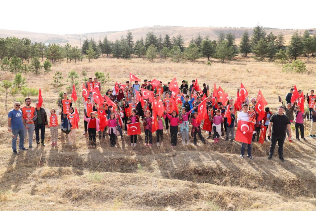 Ilgın TEMA Vakfı Dur Durak Bilmiyor (100 FİDAN TOPRAKLA BULUŞTU)