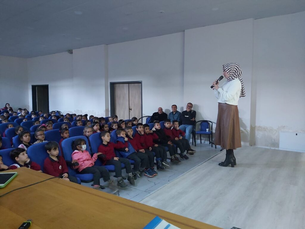 100. Yıl İlkokulun’da Ağız ve Diş Sağlığı, Sağlıklı Beslenme ve Mahremiyet konularında eğitim