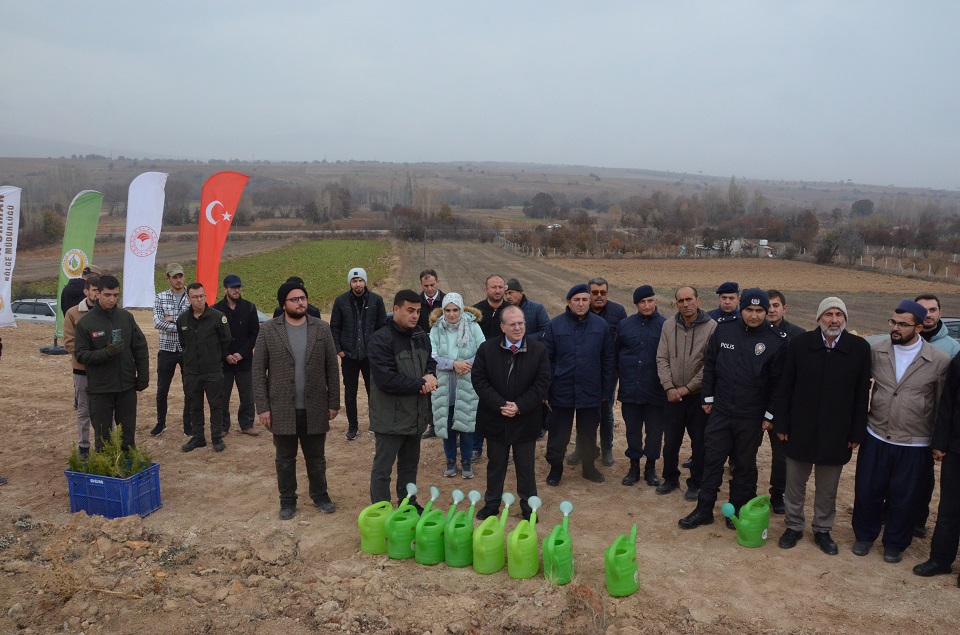 Milli Ağaçlandırma Gününde 800 Fidan Toprakla Buluştu