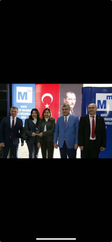 Filiz Alaşahin’e meslekte 20. yıl plaketi