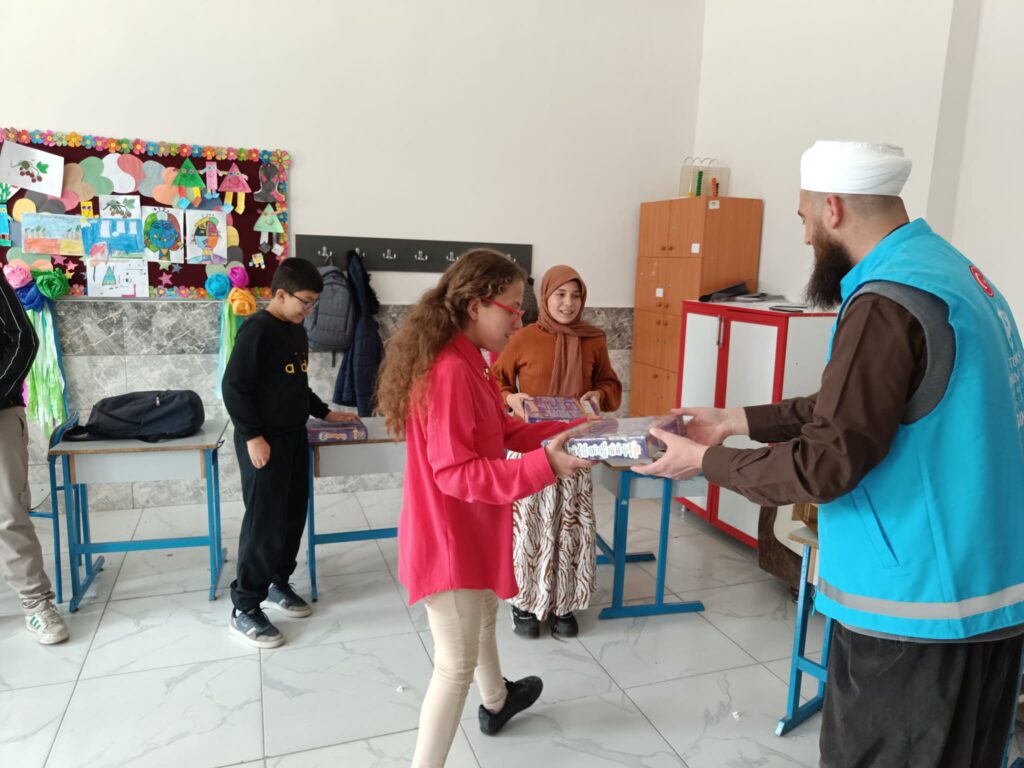 ILGIN ENGELLİ KOORDİNATÖRLÜGÜNDEN ÖZEL EĞİTİM  ÖZEL ÖĞRENCİLERİMİZE BAYRAM HEDİYESİ…