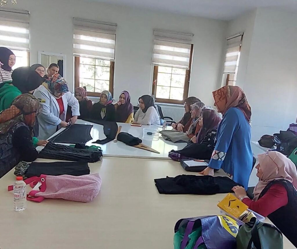 KADINLARIMIZ HER ALANDA KENDİLERİNİ YETİŞTİRİYOR.