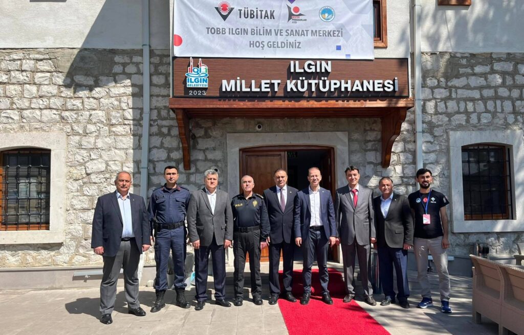 Ilgın’da “Bilim ve Sanat Buluşması”na Yoğun İlgi: Gençlerin Projeleri Geleceğe Umut Oldu