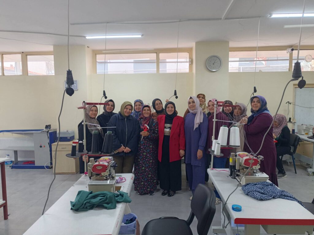 Ilgın’da Gönüllere Dokunan Ziyaret: AK Kadınlardan Yoğun Temas ve Dayanışma Mesajı