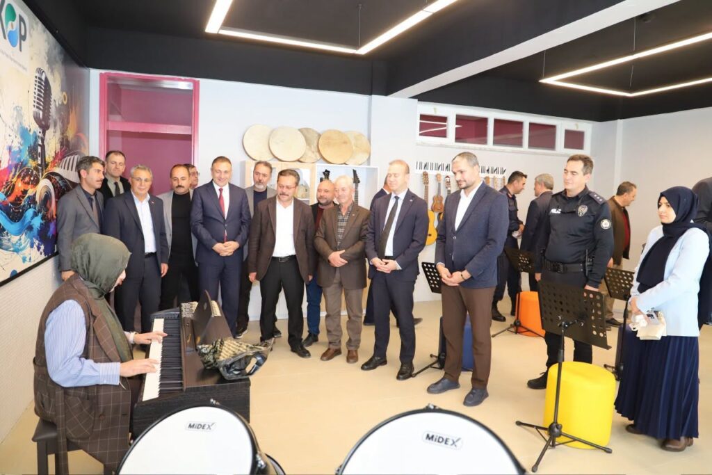 ILGIN’DA BİLİM VE TEKNOLOJİDE YENİ DÖNEM!  YENİ NESİL KOP KEŞİF MERKEZİ  HİZMETE AÇILDI